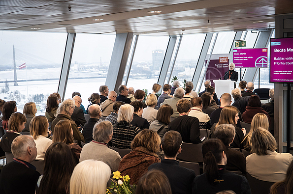 FES Baltic Director Beate Martin speaking to a crowd